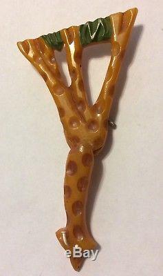 bakelite giraffe articulated brooch 1930 swing neck painted hand