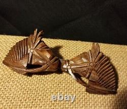 ART DECO KISSING HORSES Carved Wood Bakelite Era Spring Back Clip Brooch Pin VTG