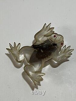 Antique ART DECO Bakelite And Wood FROG Brooch