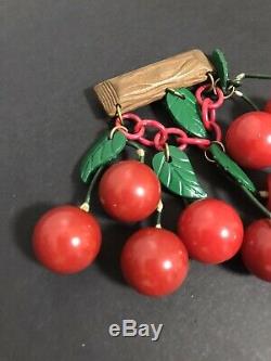 Beautiful Vtg Bakelite Eight Red Carved Dangle Cherries Pin Brooch