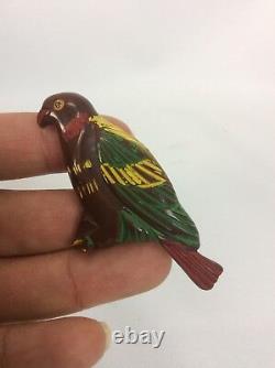 Beautiful vtg Carved Bakelite Painted Parrot Bird pin brooch