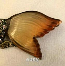 Gorgeous Vintage Carved Prystal Bakelite Apple Juice Rhinestone Fish Brooch PIN