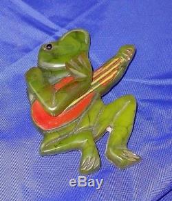 Large Vintage Bakelite Frog Pin Articulated Movable Arm Playing Banjo Green