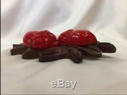 Rare CHERRY RED BAKELITE ACORNS ON CARVED WOOD Pin Brooch Vtg Costume Jewelry