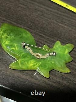 Rare Figural Bakelite Green Carved Leaf Pin Brooch Collectible Piece