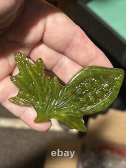 Rare Figural Bakelite Green Carved Leaf Pin Brooch Collectible Piece