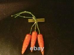 Rare Vintage Pin Bakelite Bunch Of Carrots, Very Good Condition