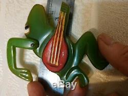 Rare vintage bakelite frog pin brooch movable arm