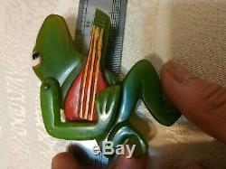 Rare vintage bakelite frog pin brooch movable arm