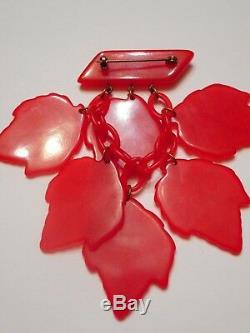 THE BEST 40s Vintage RED BAKELITE LEAF Carved Charm NECKLACE & PIN SET