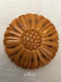 True Vintage BAKELITE Butterscotch Deep Carved Yellow Daisy Flower Pin Brooch