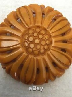 True Vintage BAKELITE Butterscotch Deep Carved Yellow Daisy Flower Pin Brooch