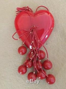 VTG 1940s Large RED BAKELITE HEART Brooch Pin with10 DANGLING CHERRIES, Valentines