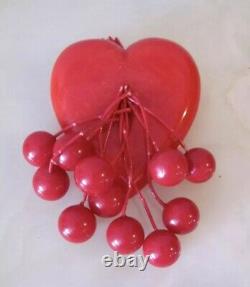 VTG 1940s RED BAKELITE HEART Brooch withDANGLING CHERRIES