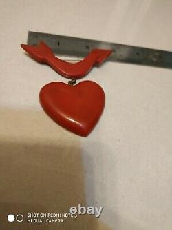 Very rare vintage bakelite dangle arrow to heart pin crooch