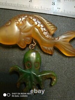 Very rare vintage bakelite fish pin brooch dangle octopus
