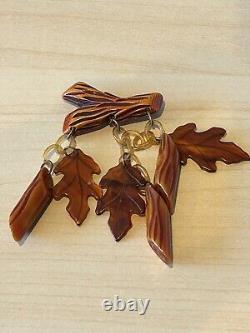 Vintage 1930's Resin Washed Rust BakeLite Oak Leaves & Logs Pin Brooch AS-IS