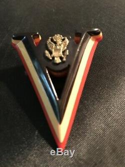 Vintage 1940's Bakelite Pin Tricolor Laminated Victory Patriotic