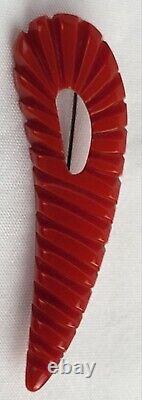 Vintage Art Deco Cherry Red Deep Carved Bakelite Pin Brooch 3