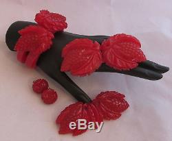Vintage Bakelite Deep Carved Red Strawberry Bracelet Earrings Pin 4Pc Parure Set