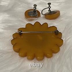 Vintage Bakelite Era Reverse Carved Butterscotch Sunflower Brooch Pin