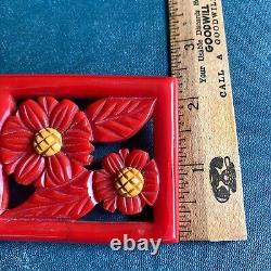 Vintage Bakelite plastic red flower pin brooch 1940's