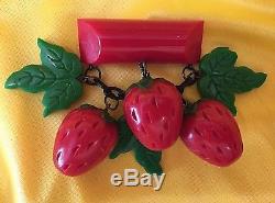 Vintage Dimensional Plastic Chunky STRAWBERRY LEAVES BROOCH PIN Looks Real Rare