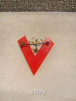 Vintage WWII Bakelite Victory Mother Pin With Dangling Star Museum Piece