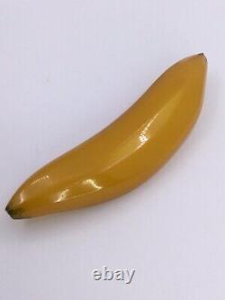 Vtg Bakelite Banana Pin Yellow With Green Ends (c1310)