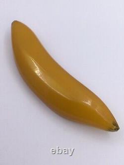 Vtg Bakelite Banana Pin Yellow With Green Ends (c1310)