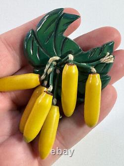 Vtg Bakelite Bunch of Bananas pin brooch jewelry tropical yellow green dangle